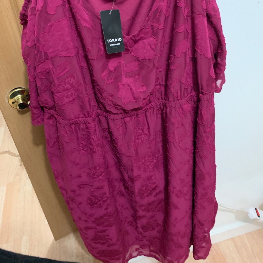 Cold shoulder dress lace torrid 4